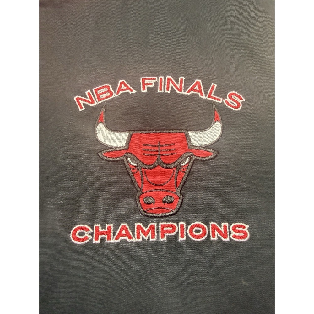 G-III Sports by Carl Banks NBA Chicago Bulls Finals Jacket XL Black White Red - Picture 2 of 9